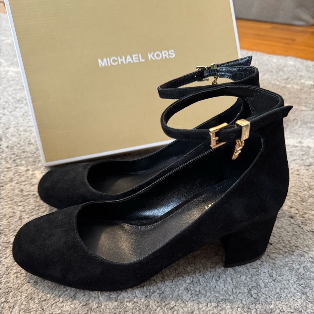 Michael Kors Perla Suede Pumps